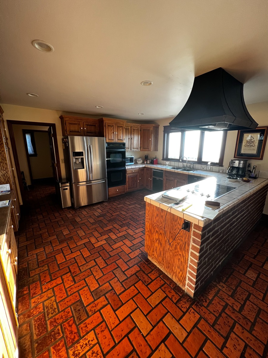 Kitchen before remodel